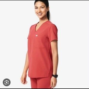 Figs scrub top